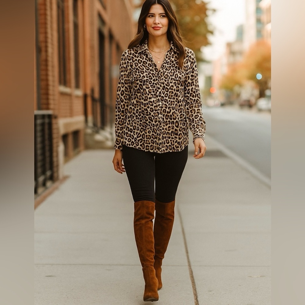 Chico’s leopard print button down long sleeve blouse size 2 12/14